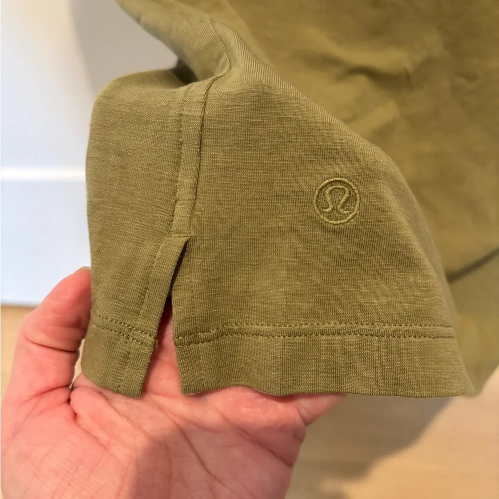 Lululemon tshirt - Picture 3 of 3